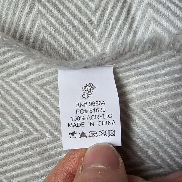 Throw Blanket Picnic Wine Vineyard Gray White Chevron Fringe Soft Acrylic 55x72 - Picture 6 of 9